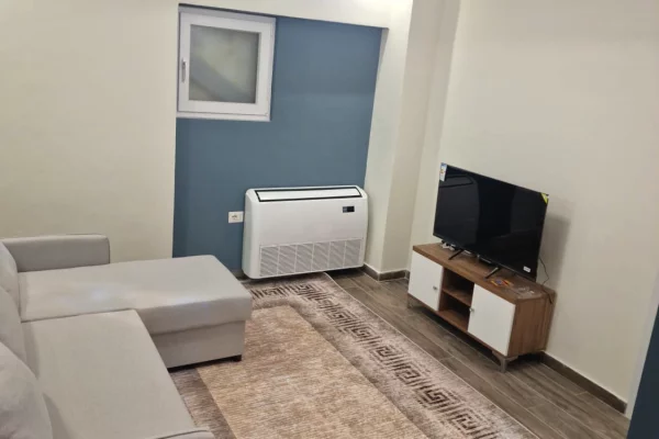 Shtepi me qera 2+1 ne Tirane - 700 Euro
