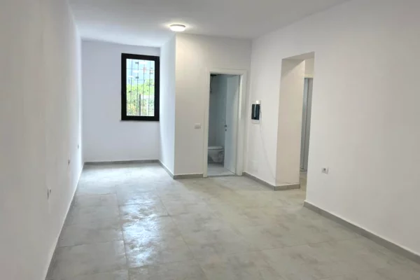 Business Property for Rent 1+1 in Tirana - 800 Euro