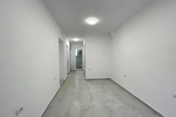 Business Property for Rent 1+1 in Tirana - 800 Euro
