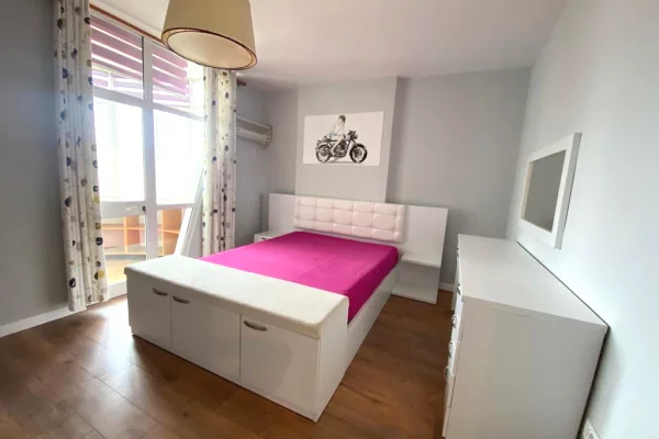 Shtepi me qera Apartament ne Tirane, 2+1, Mobilimi E mobiluar, Pagesa 1,150  Euro.