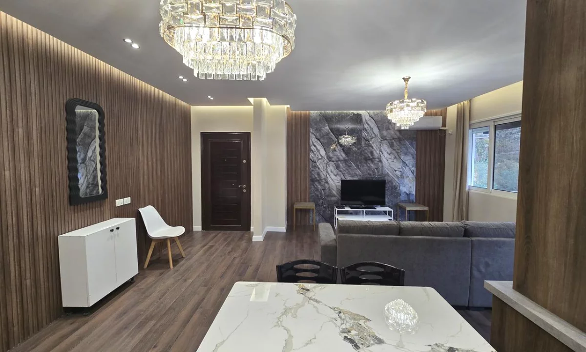 Shtepi ne shitje Apartament ne Tirane, 2+1, Mobilimi E mobiluar, Pagesa 210,000  Euro.