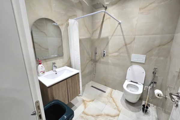 Shtepi ne shitje Apartament ne Tirane, 2+1, Mobilimi E mobiluar, Pagesa 210,000  Euro.