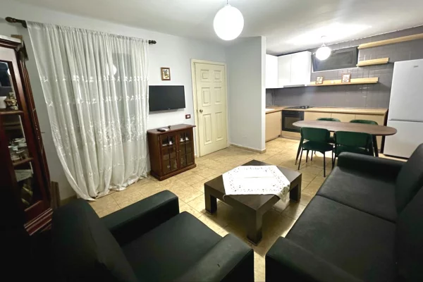 Vilë private 1-katëshe me qira – Xhamllik!!! 