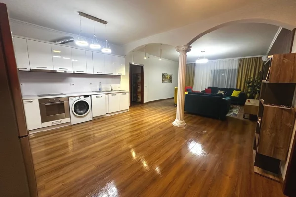 Shtepi me qera Apartament ne Tirane, 2+1, Mobilimi E mobiluar, Pagesa 800  Euro.