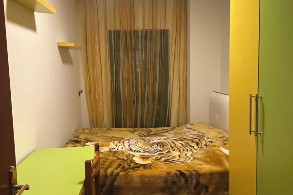 Shtepi me qera Apartament ne Tirane, 2+1, Mobilimi E mobiluar, Pagesa 800  Euro.