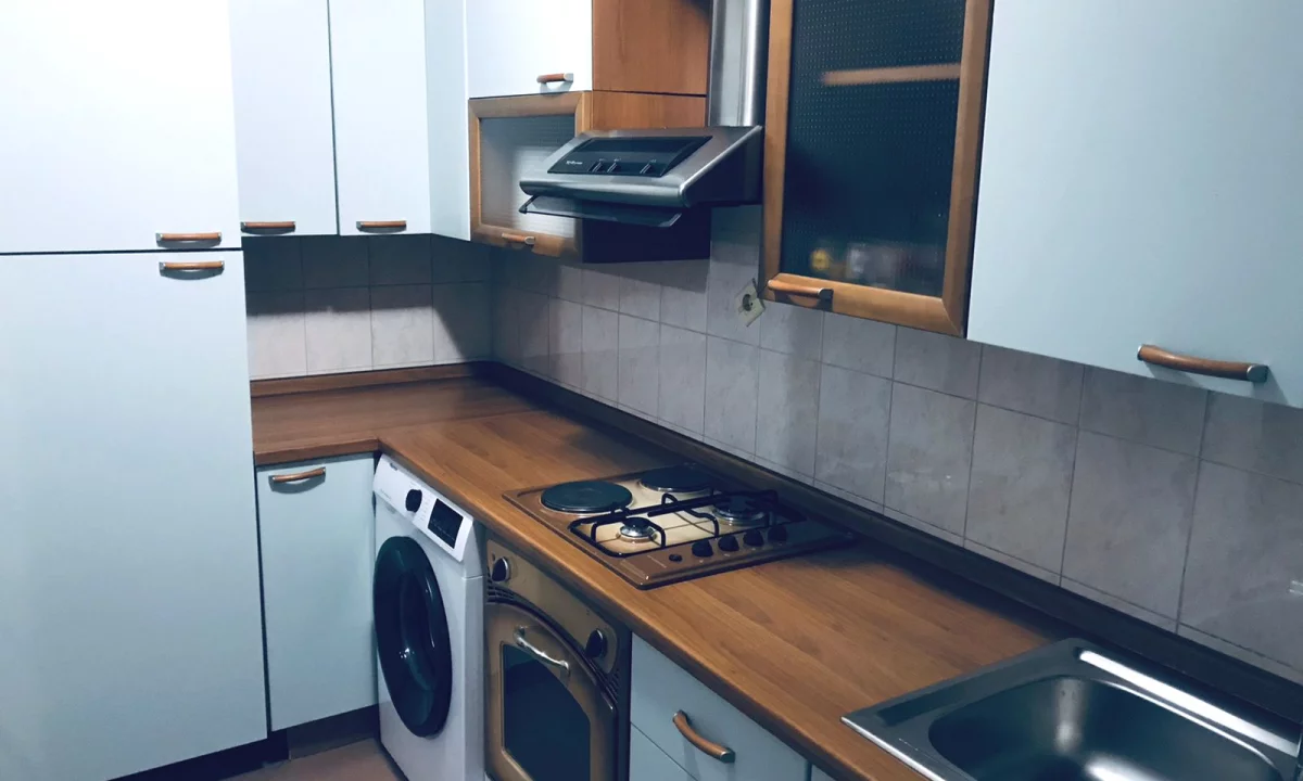 Shtepi me qera Apartament ne Tirane, 2+1, Mobilimi E mobiluar, Pagesa 500  Euro.