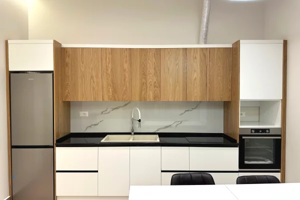 Shtepi me qera Apartament ne Tirane, 2+1, Mobilimi E mobiluar, Pagesa 600  Euro.