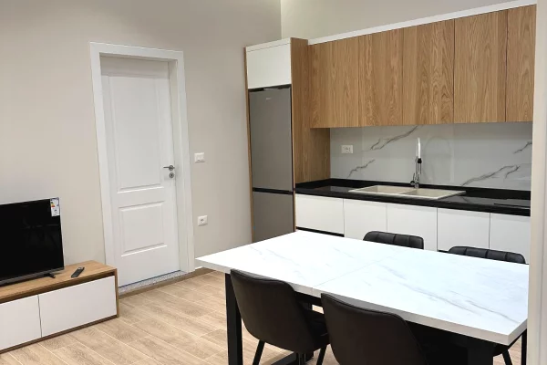 Shtepi me qera Apartament ne Tirane, 2+1, Mobilimi E mobiluar, Pagesa 600  Euro.