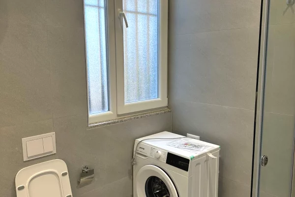 Shtepi me qera Apartament ne Tirane, 2+1, Mobilimi E mobiluar, Pagesa 600  Euro.