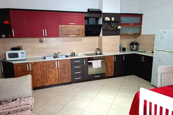 Shtepi me qera Apartament ne Tirane, 2+1, Mobilimi E mobiluar, Pagesa 70,000  Leke.