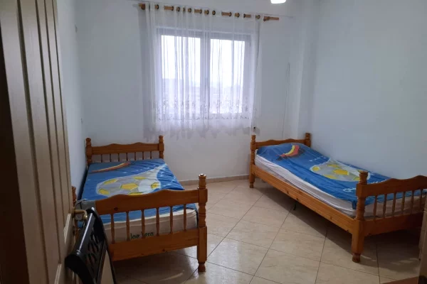 Shtepi me qera Apartament ne Tirane, 2+1, Mobilimi E mobiluar, Pagesa 70,000  Leke.