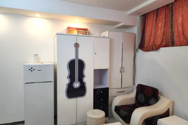 Shtepi me qera Garsoniere ne Tirane - 300 Euro