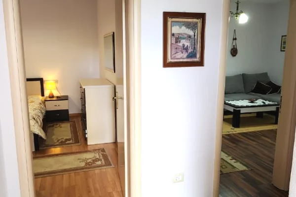 Shtepi me qera Shtepi Private ne Tirane, 1+1, Mobilimi E mobiluar, Pagesa 420  Euro.