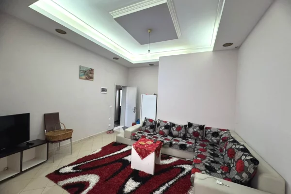 Shtepi me qera 2+1 ne Tirane - 400 Euro
