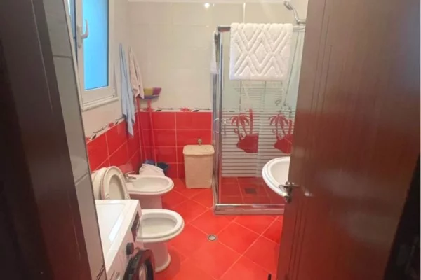 Shtepi me qera Apartament ne Tirane, 2+1, Mobilimi E mobiluar, Pagesa 450  Euro.