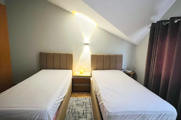 Shtepi me qera Apartament ne Tirane, 2+1, Mobilimi E mobiluar, Pagesa 700  Euro.