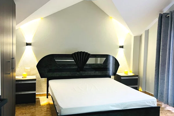 Shtepi me qera Apartament ne Tirane, 2+1, Mobilimi E mobiluar, Pagesa 700  Euro.