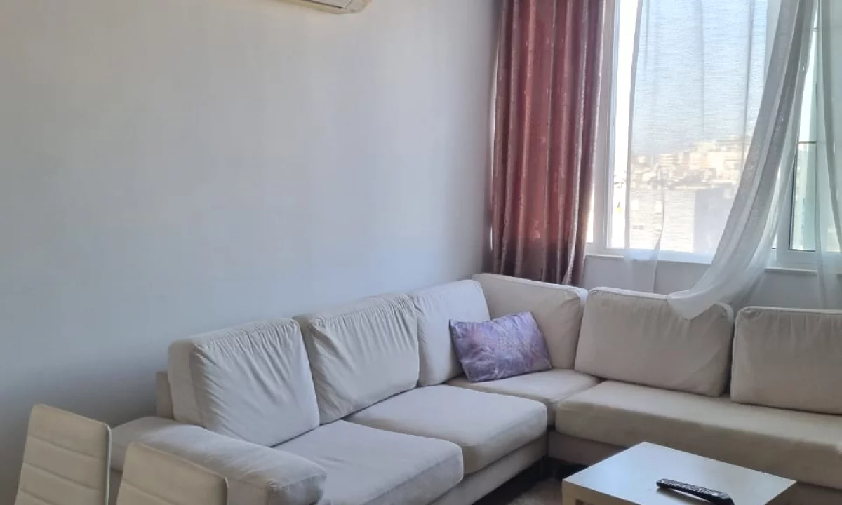 Shtepi me qera Apartament ne Tirane, 2+1, Mobilimi E mobiluar, Pagesa 600  Euro.
