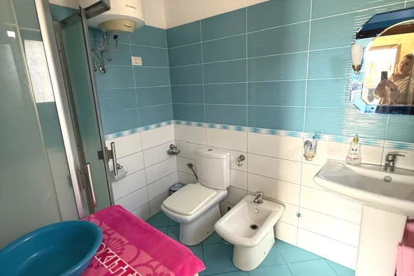 Shtepi me qera Apartament ne Tirane, 1+1, Mobilimi E mobiluar, Pagesa 400  Euro.