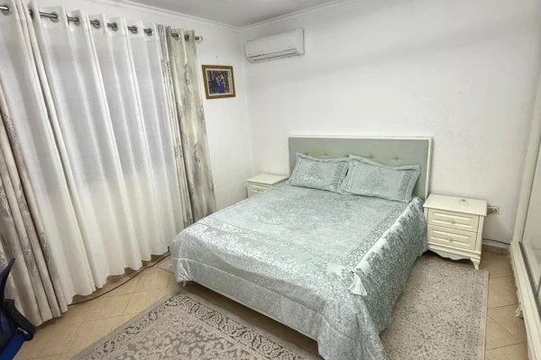 Shtepi me qera Apartament ne Tirane, 1+1, Mobilimi E mobiluar, Pagesa 400  Euro.