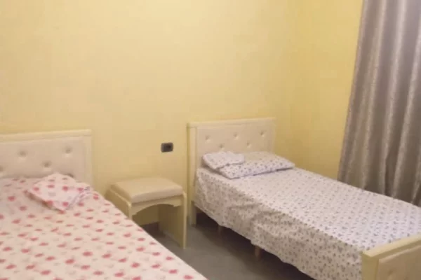 Shtepi me qera Apartament ne Tirane, 2+1, Mobilimi E mobiluar, Pagesa 500  Euro.