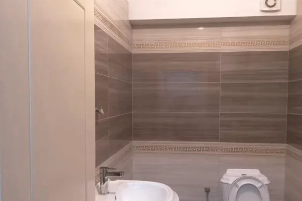 Shtepi me qera Apartament ne Tirane, 2+1, Mobilimi E mobiluar, Pagesa 500  Euro.