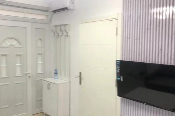 Shtepi me qera Apartament ne Tirane, 1+1, Mobilimi E mobiluar, Pagesa 420  Euro.