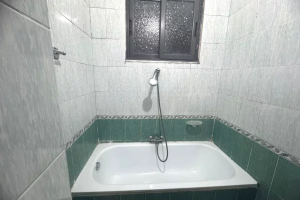 Shtepi me qera Apartament ne Tirane, 1+1, Mobilimi E mobiluar, Pagesa 400  Euro.