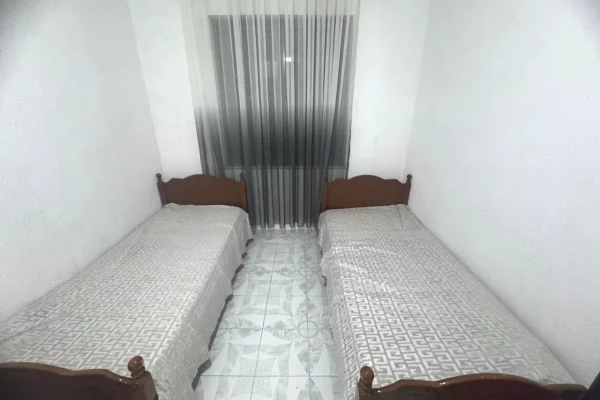 Shtepi me qera Apartament ne Tirane, 1+1, Mobilimi E mobiluar, Pagesa 400  Euro.