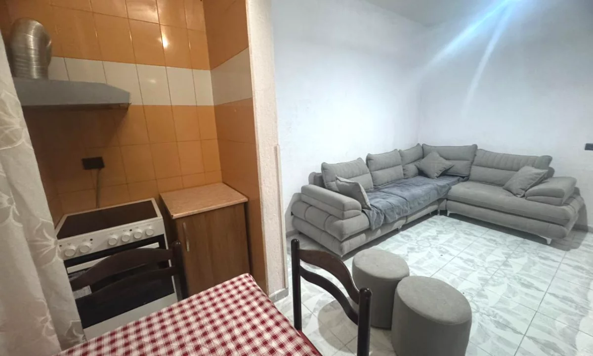 Shtepi me qera Apartament ne Tirane, 1+1, Mobilimi E mobiluar, Pagesa 400  Euro.