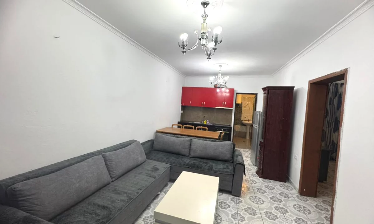 Shtepi me qera Apartament ne Tirane, 2+1, Mobilimi E mobiluar, Pagesa 400  Euro.