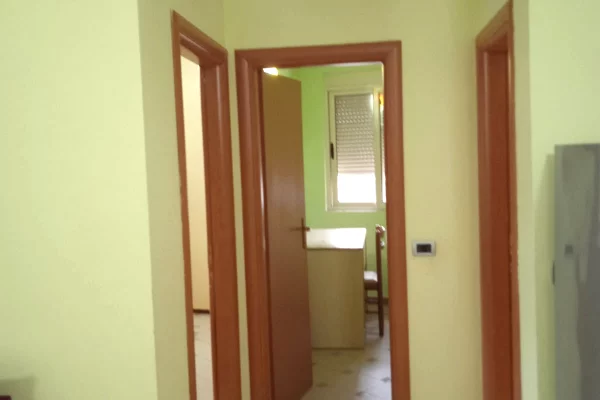 Shtepi me qera Apartament ne Tirane, 1+1, Mobilimi E mobiluar, Pagesa 650  Euro.