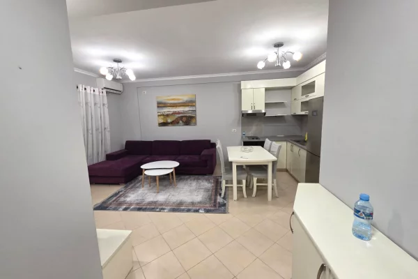 Shtepi me qera Apartament ne Tirane, 2+1, Mobilimi E mobiluar, Pagesa 500  Euro.