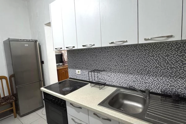 Shtepi me qera 1+1 ne Tirane - 250 Euro