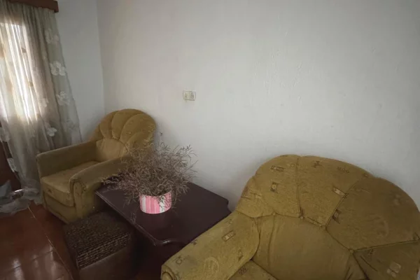 Shtepi me qera 1+1 ne Tirane - 300 Euro