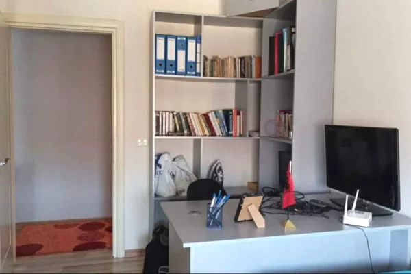 Shtepi me qera Apartament ne Tirane, 2+1, Mobilimi E mobiluar, Pagesa 600  Euro.