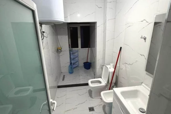 Shtepi me qera Apartament ne Tirane, 3+1, Mobilimi E mobiluar, Pagesa 500  Euro.