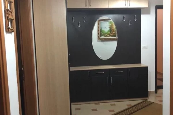 Shtepi me qera Apartament ne Tirane, 2+1, Mobilimi E mobiluar, Pagesa 660  Euro.