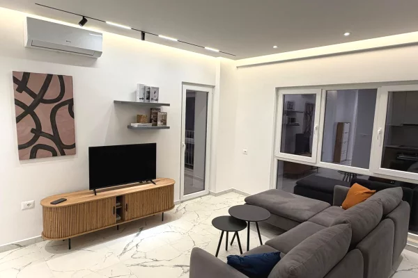 Shtepi me qera Apartament ne Tirane, 1+1, Mobilimi E mobiluar, Pagesa 780  Euro.