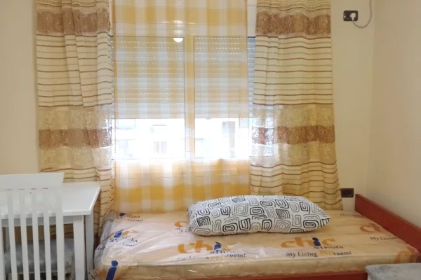 Shtepi me qera Garsoniere ne Tirane - 400 Euro