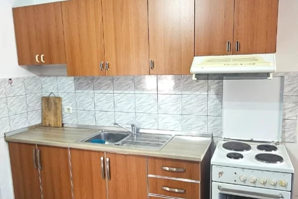 Shtepi me qera Apartament ne Tirane, 1+1, Mobilimi E mobiluar, Pagesa 400  Euro.