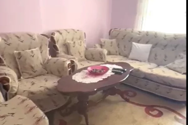  Informacion mbi apartamentin: -Siperfaqe totale: 96 m² -Kati 7, me ashensor  Apartamenti organizohe