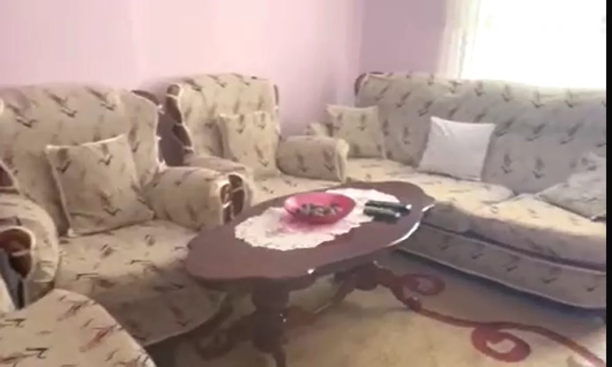 Shtepi me qera Apartament ne Tirane, 2+1, Mobilimi E mobiluar, Pagesa 350  Euro.