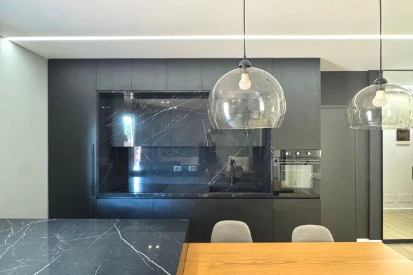 Shtepi me qera 2+1 ne Tirane - 2,000 Euro