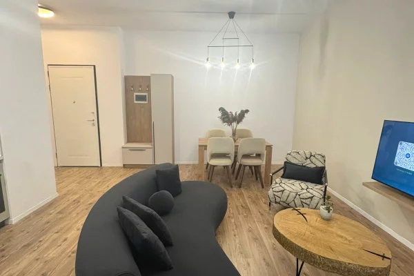 Shtepi me qera 1+1 ne Tirane - 800 Euro