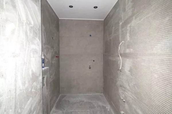 Shtepi ne shitje Apartament ne Tirane, 2+1, Mobilimi Bosh, pa mobiluar, Pagesa 288,000  Euro.