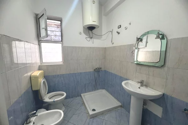 Shtepi me qera Apartament ne Tirane, 1+1, Mobilimi E mobiluar, Pagesa 350  Euro.