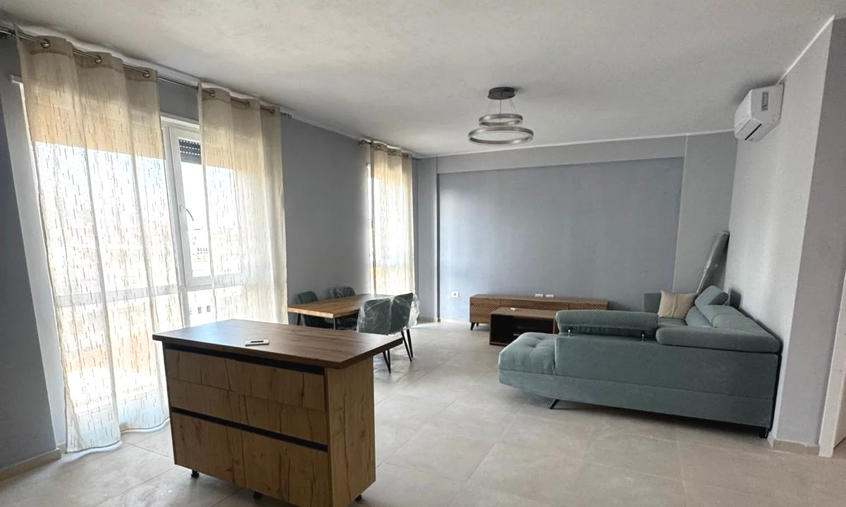 Shtepi me qera Apartament ne Tirane, 2+1, Mobilimi E mobiluar, Pagesa 600  Euro.
