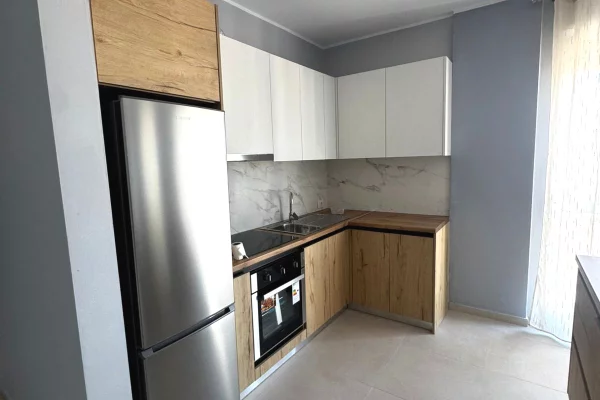 Shtepi me qera 2+1 ne Tirane - 600 Euro