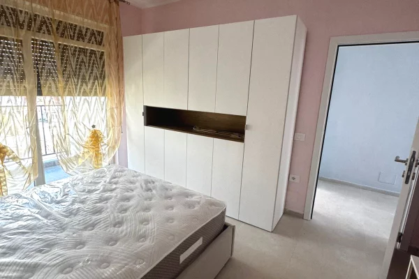 Shtepi me qera 2+1 ne Tirane - 600 Euro